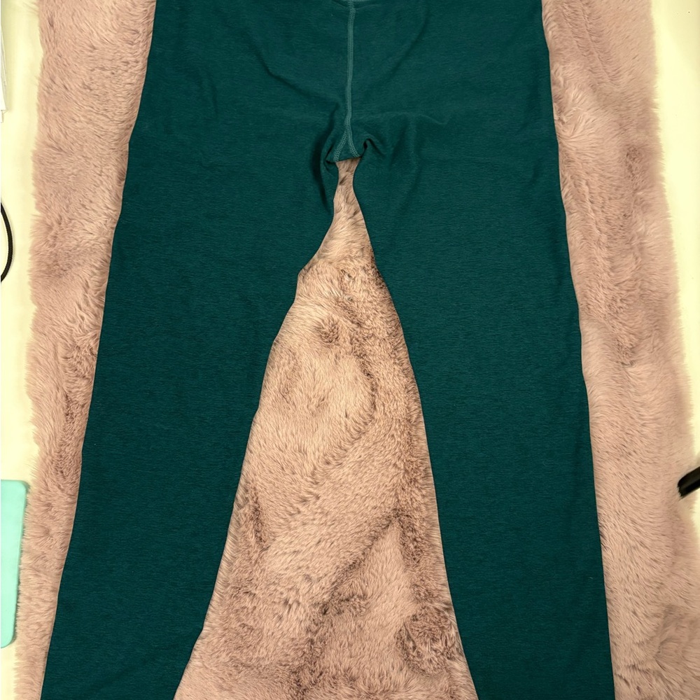 Vuori Green Leggings High-Waisted Seamless Design - Picture 7 of 7